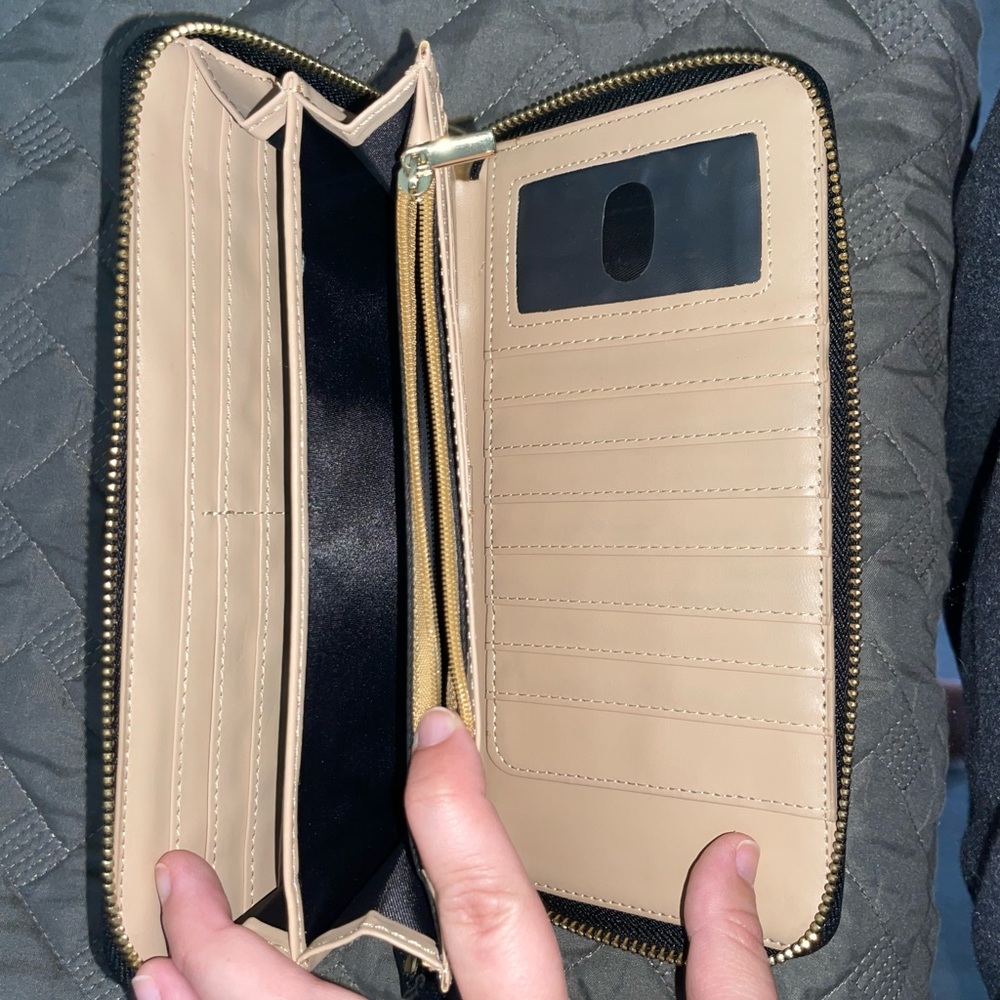 Wallet - Picture 2 of 3